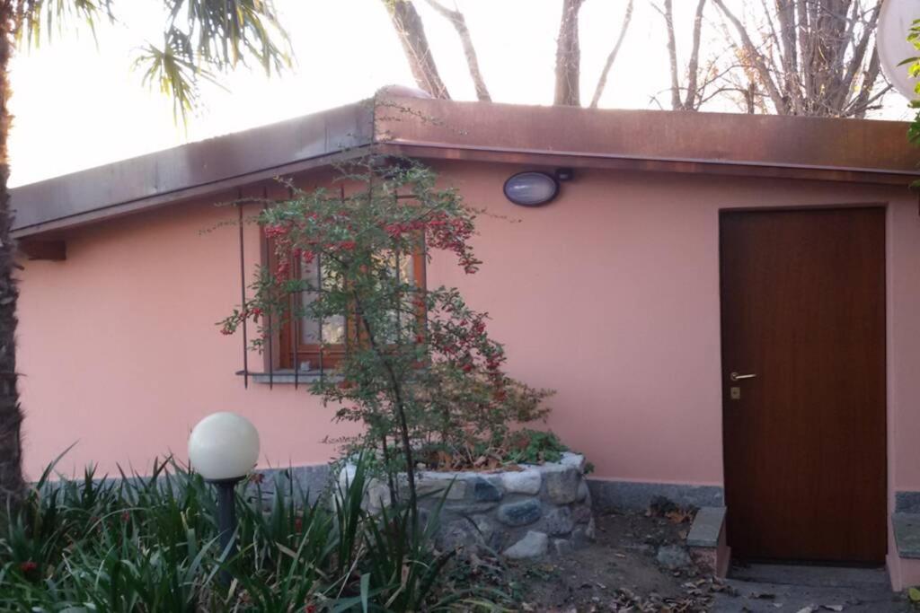 Como Lakeside Cottage - Lakefront Private Garden With Private Access To The Lake Onno Ngoại thất bức ảnh